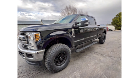 2022 Ford F-350 - Electric Side Steps - Amp Research