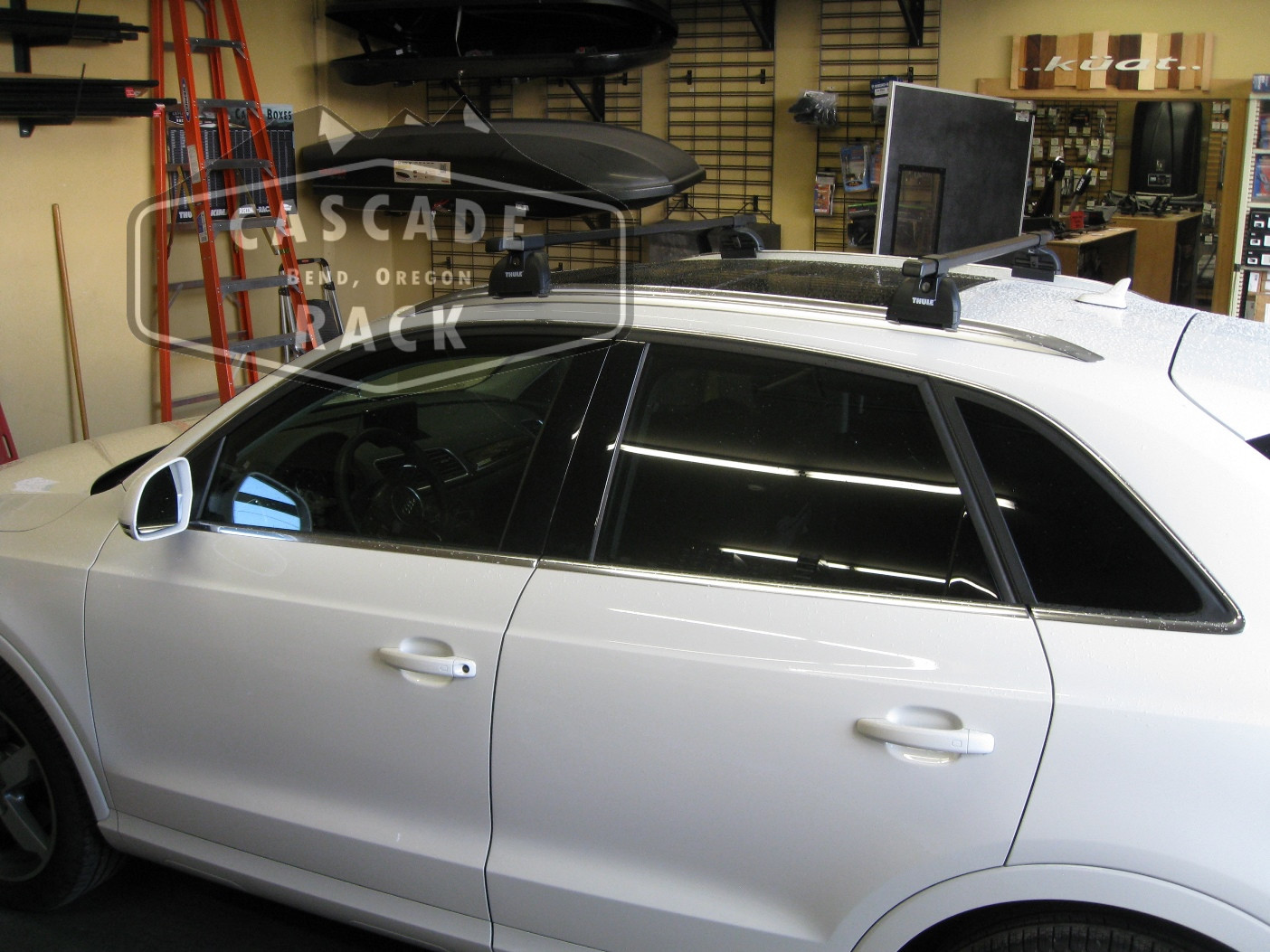 2015 Audi Q3 - Roof Rack Installation - Thule