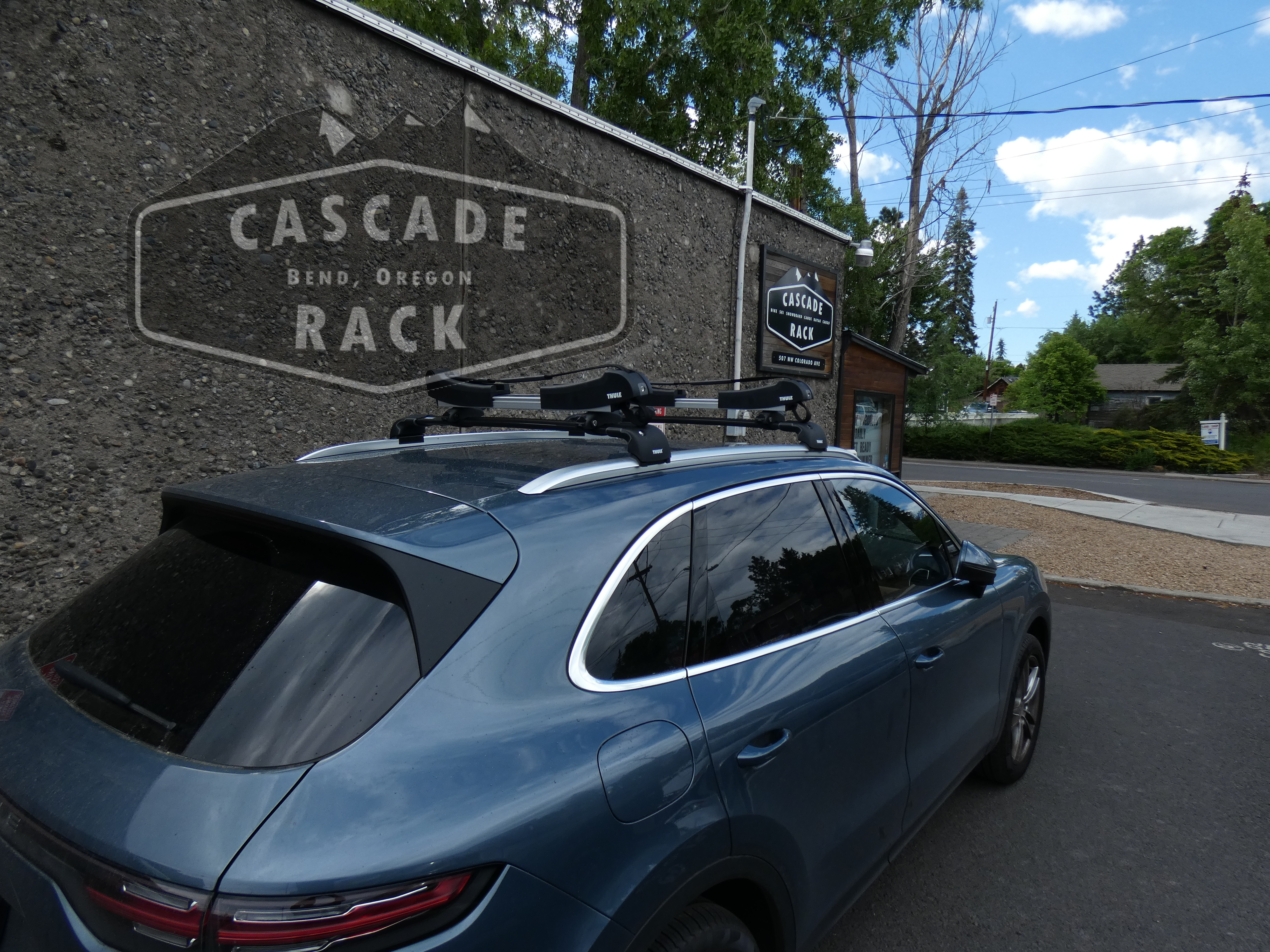 2019 Porsche Cayenne - Roof Rack with Paddle Board Rack - Thule