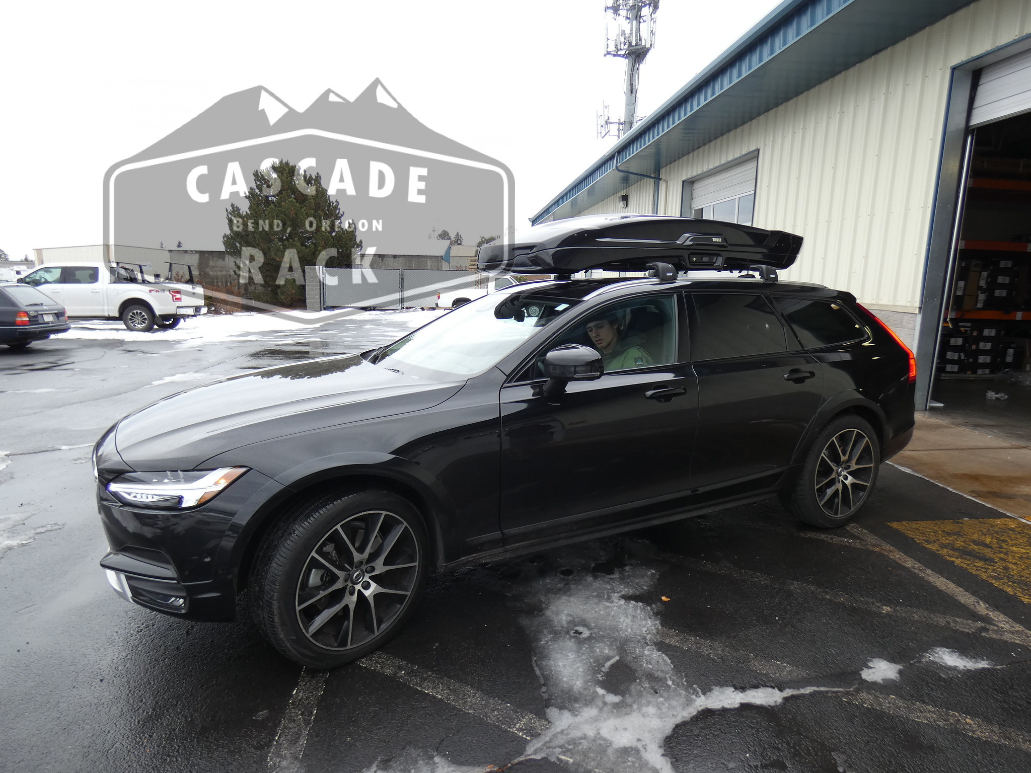 2019 Volvo V90 T6 - Roof Rack and Cargo Box - Thule