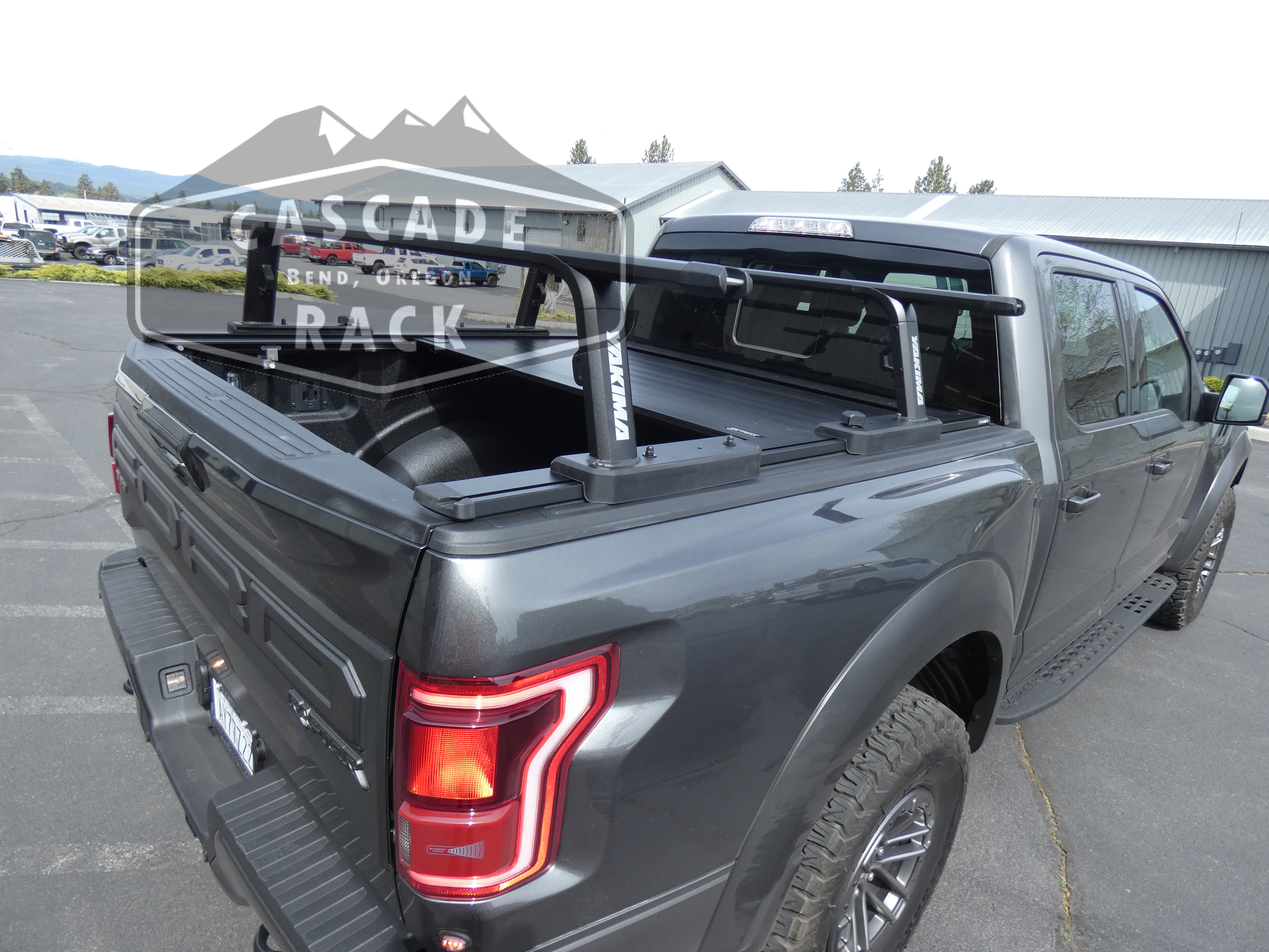 2019 Ford Raptor - Tonneau Cover and Truck Bed Rack - Retrax / Yakima