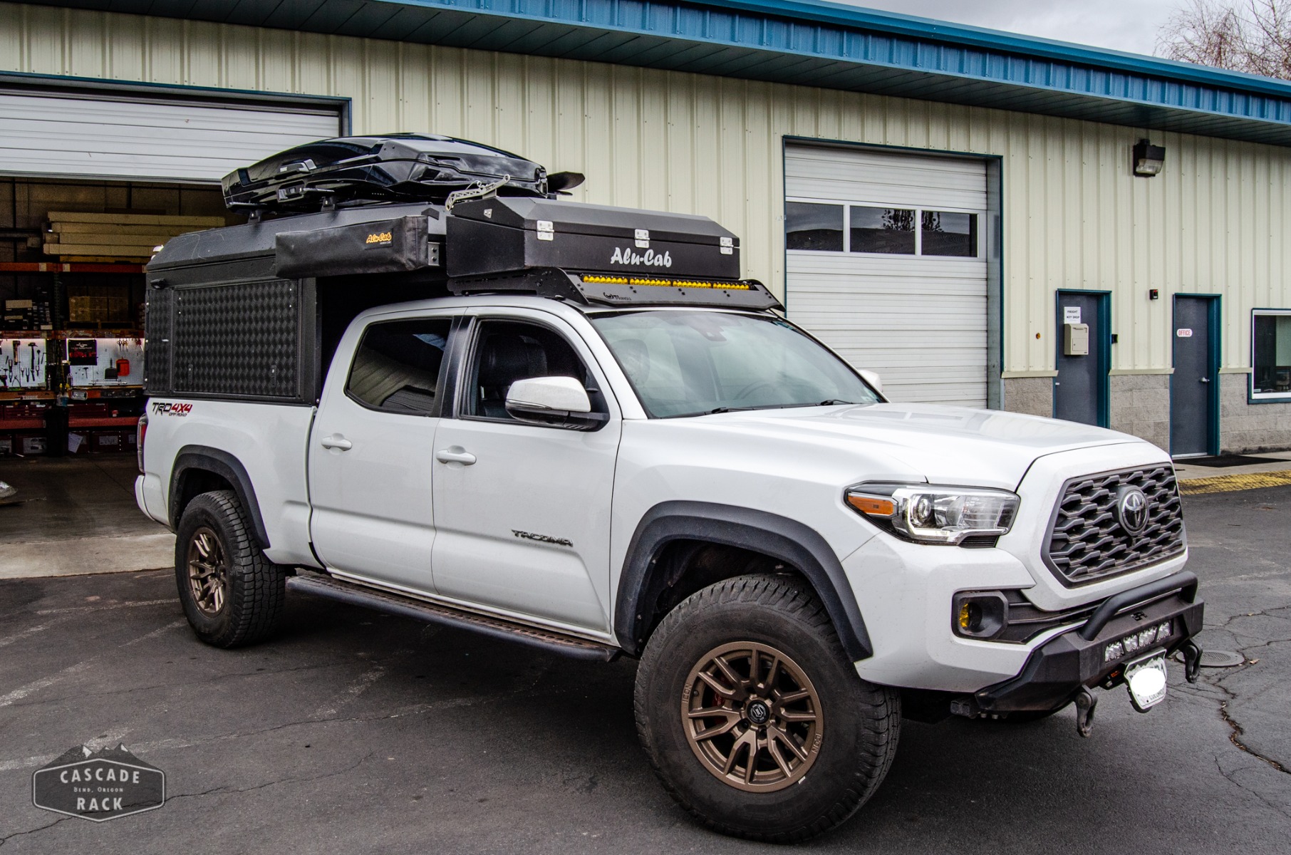 2020 Toyota Tacoma - Crossbars, Cargo Box & Ski Rack - Rhino Rack / Thule