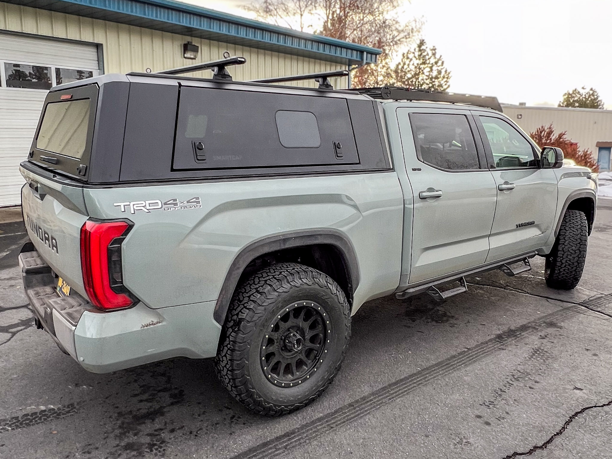 2022 Toyota Tundra - Truck Canopy and Base Rack - RSI Smartcap / Yakima / Prinsu