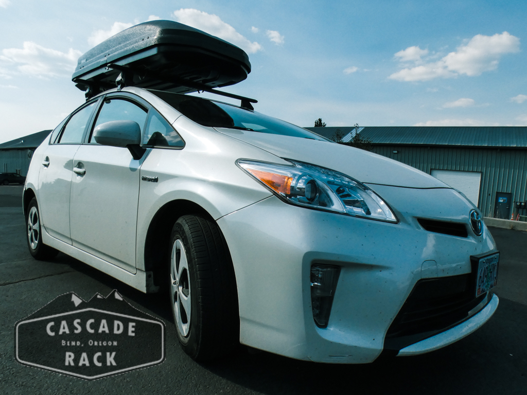 2015 Toyota Prius – Thule Roof Rack and Cargo Box