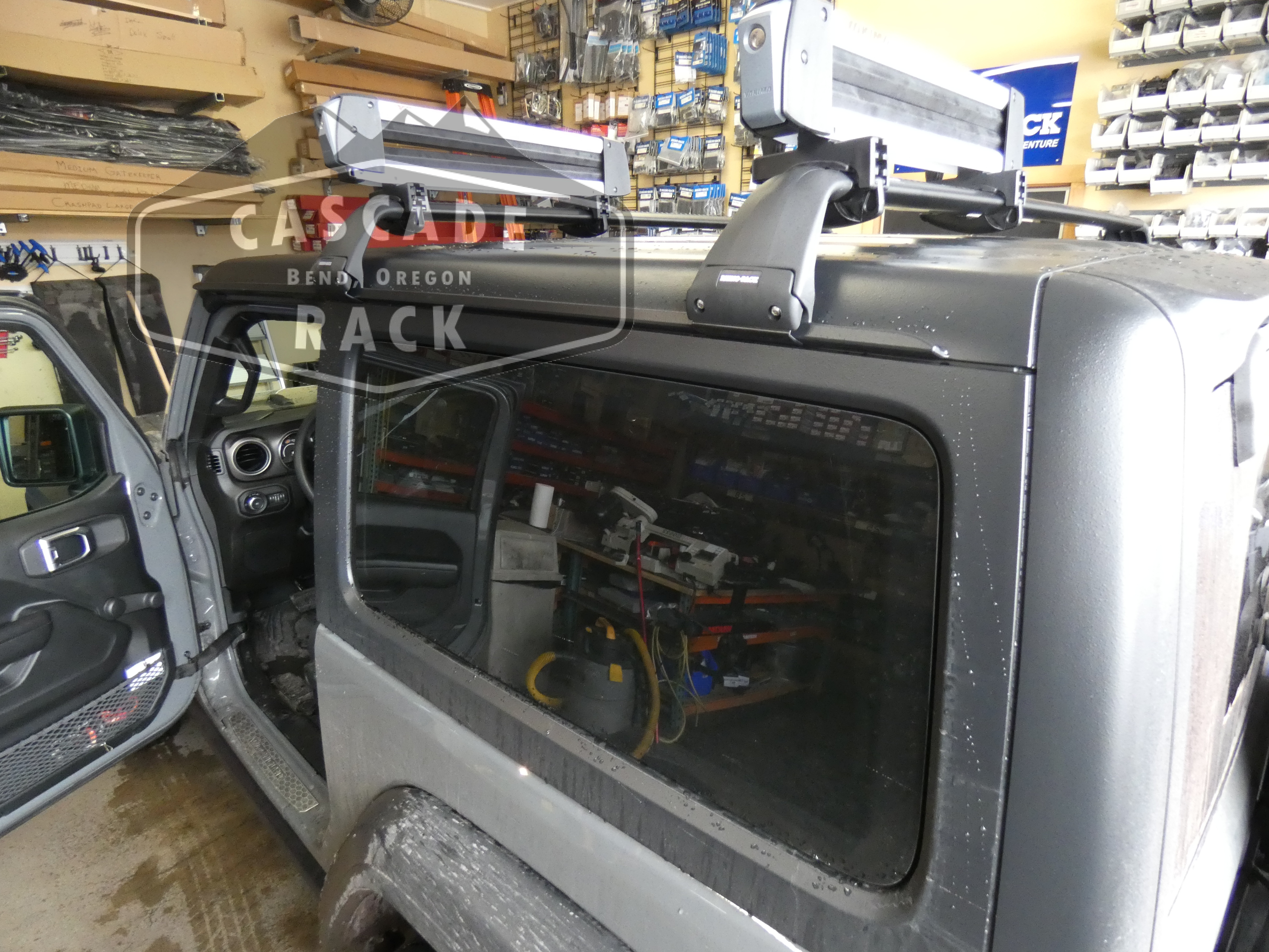 2019 Jeep Wrangler JL 2 Door - Roof Rack and Ski Rack - Yakima / Rhino Rack