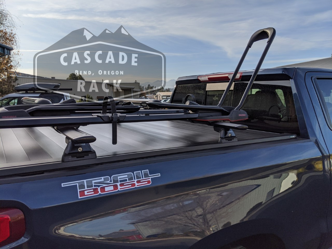 2020 Chevy Silverado 1500 Trail Boss - Bed Cover, Ski and Bike Rack - Retrax / Yakima